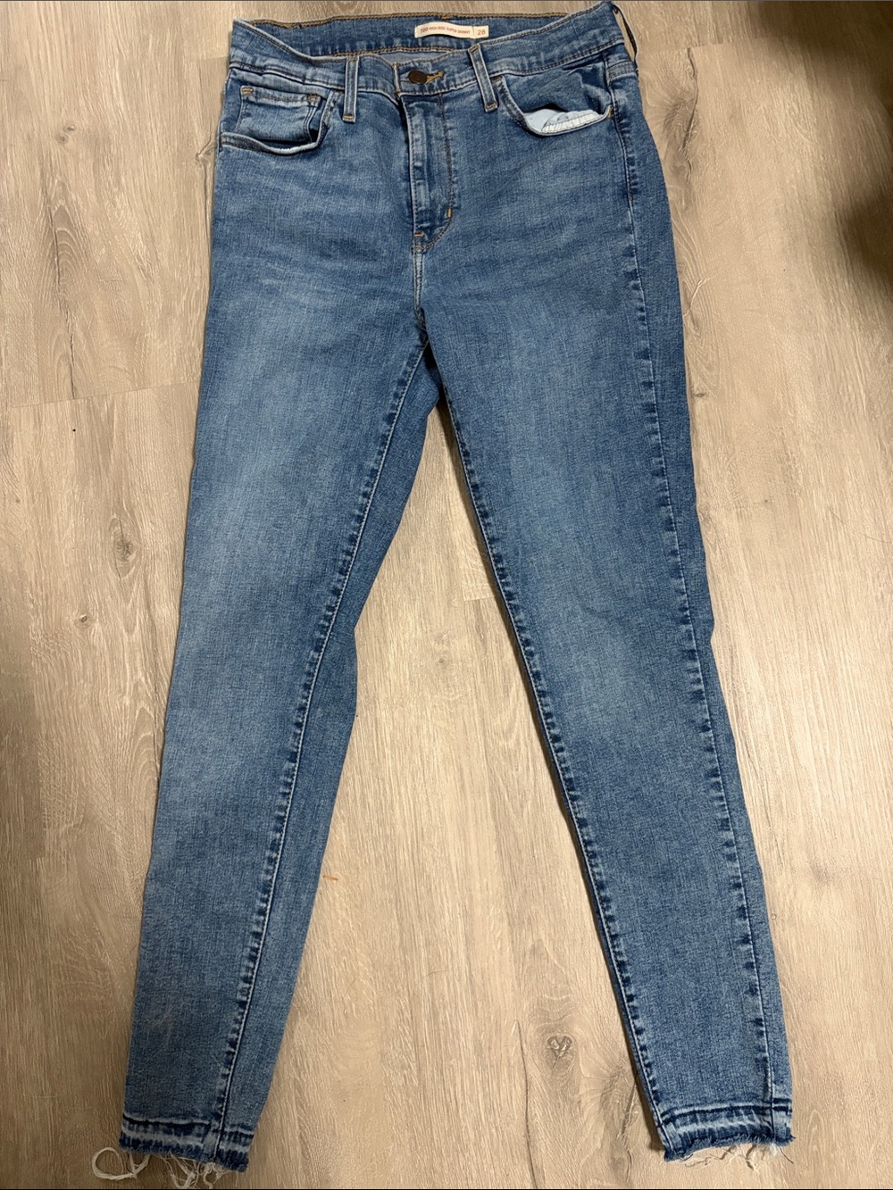 Levi's Women's Medium Blue Skinny Jeans